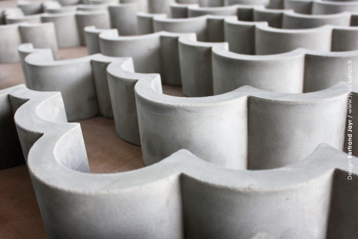 Structureel lotus jaloezie Toiletrolhouder van beton - Inspiratie voor je interieur